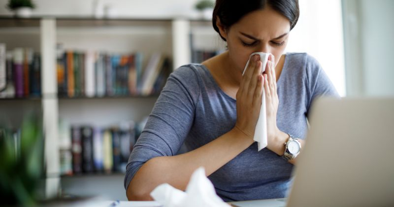 Mengatasi Hidung Tersumbat dengan Air Garam  